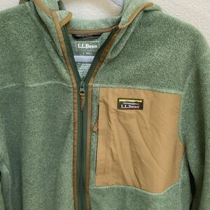 L.L. Bean Green and Tan Fleece Hood